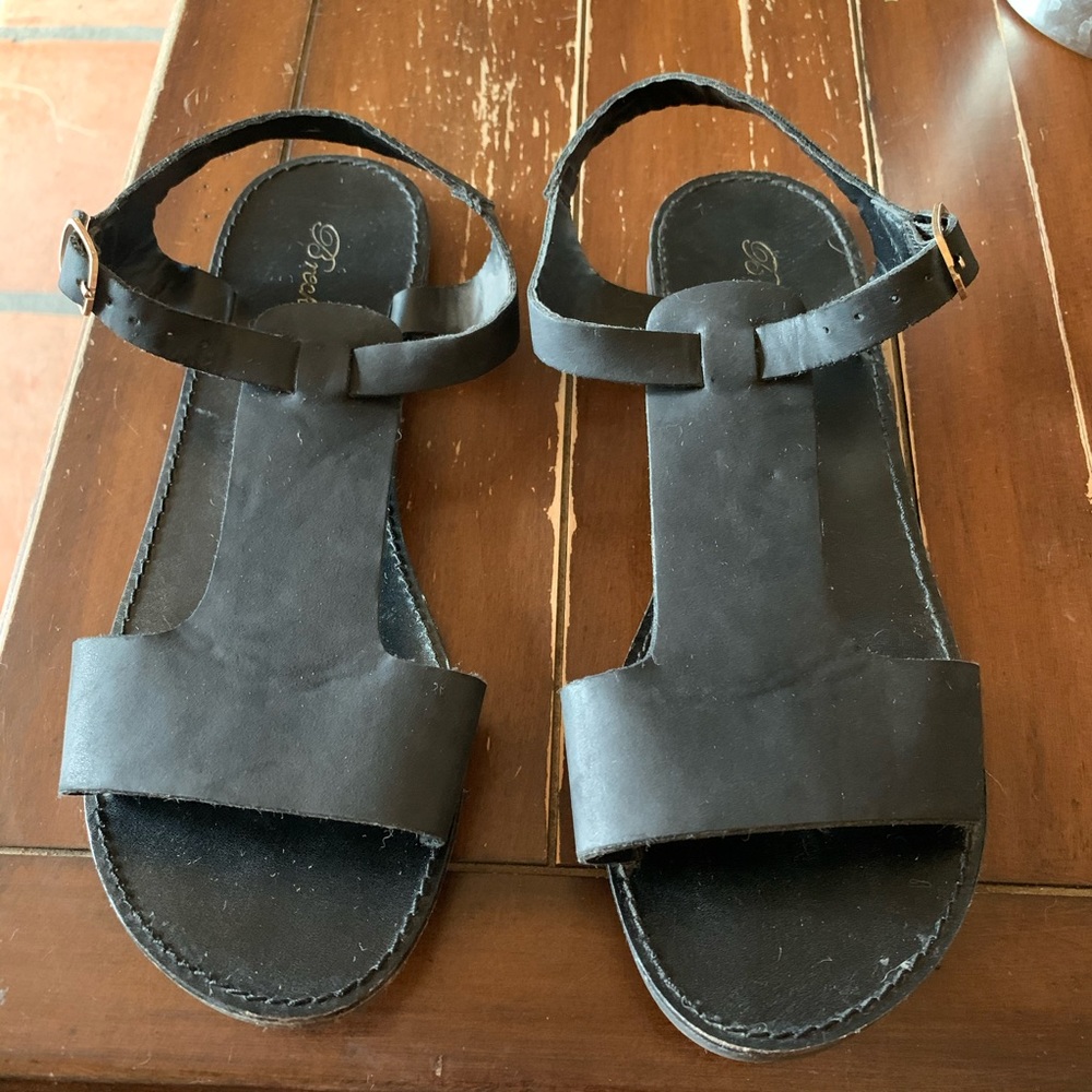 Simple Black Flat Sandals Women’s Size 6.5
